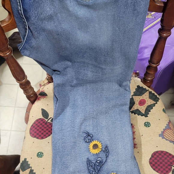 Jeans - Picture 3 of 5